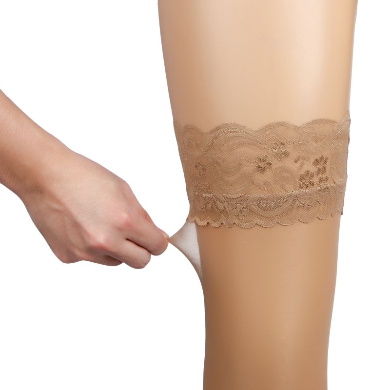Бежевые ажурные чулки с кружевом Star Night на силиконовой ленте вид 5