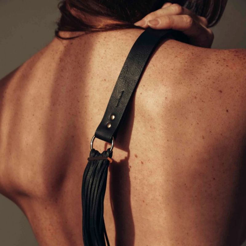 Флогер Bijoux Indiscrets MAZE - Tassel Flogger Black вид 4