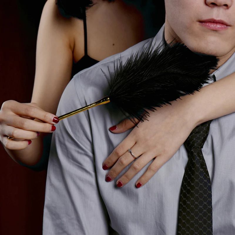 Перо на позолоченной ручке Premium Feather Tickler UPKO вид 8