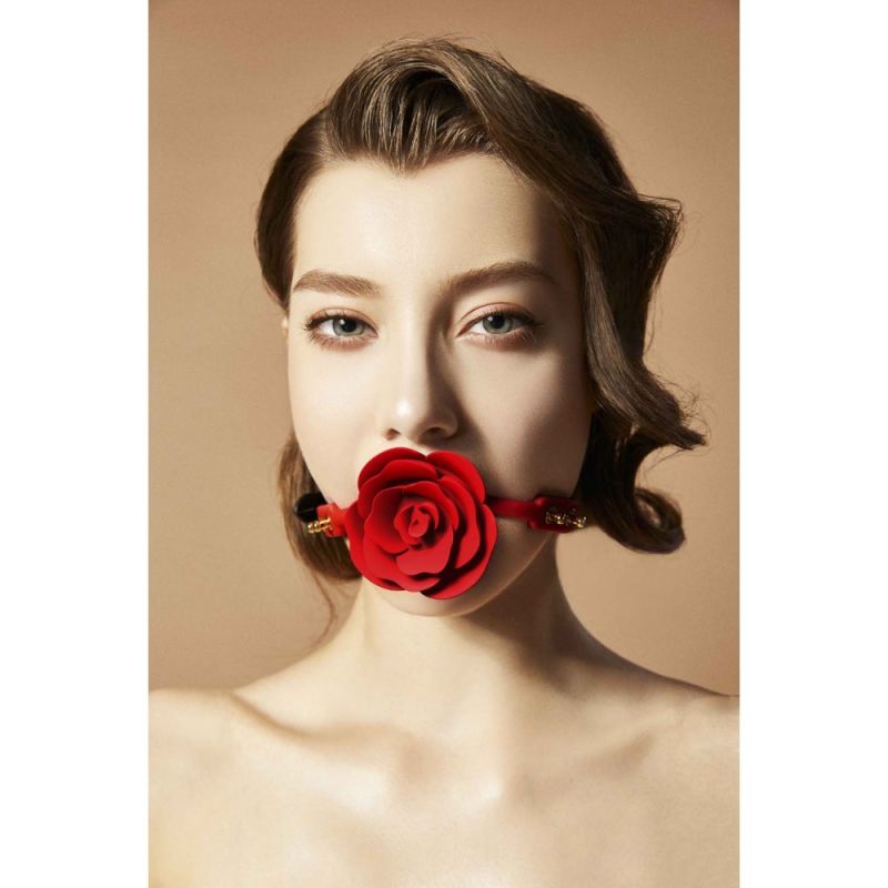 Кляп роза из силикона и итальянской кожи Rose Ball Gag UPKO вид 5