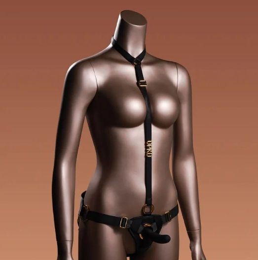 Страпон з нереалістичним фалоімітатором M UPKO, з нашийником, чорний вид 2