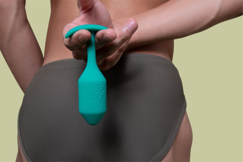 Анальна пробка із зміщеним центром ваги B-Vibe Snug Plug 2, силіконова, зелена вид 7