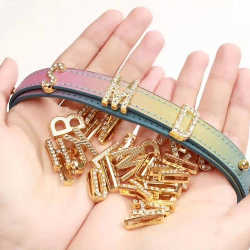 Нашийник-чокер із золотими літерами зі стразами Sevanda Lockink, шкіряний, різнокольоровий вид 4