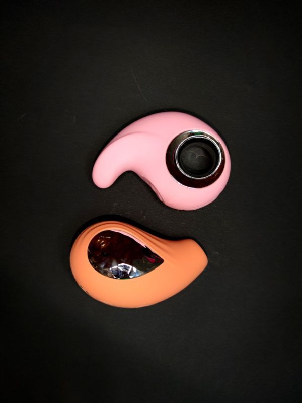 Вакуумний стимулятор для клітора з вібрацією Chisa Kissen Aria, силіконовий, бежевий вид 10