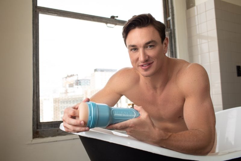 Мастурбатор попа из киберкожи в колбе Fleshjack Boys Cade Maddox, телесный вид 8