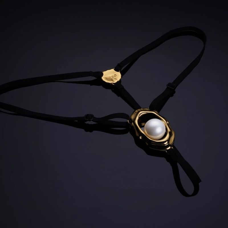 Стрінги з перлиною, що стимулює клітор UPKO Moist Eyes G-string, чорний вид 4