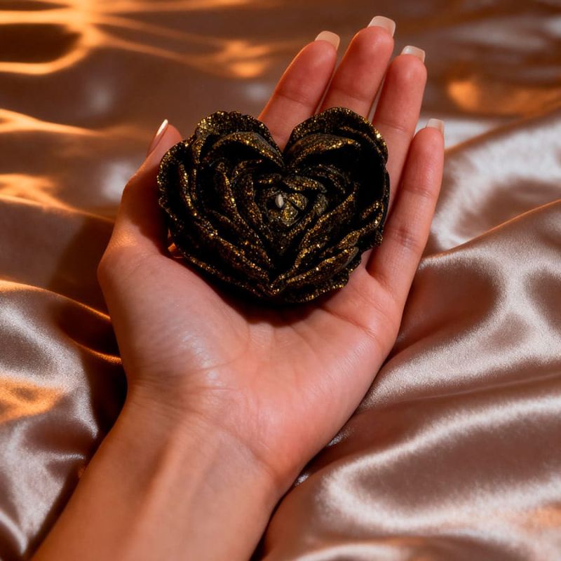 Свеча низкотемпературная в виде розы с глиттером GlowKink черная, L вид 3