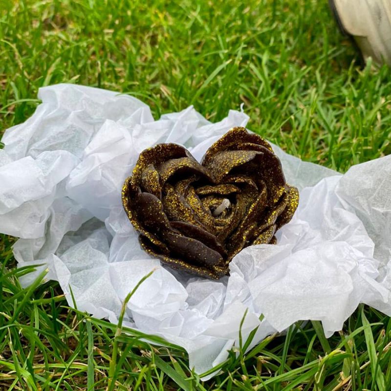 Свічка низькотемпературна у вигляді троянди з глітером GlowKink чорна, L вид 29