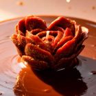 Свічка низькотемпературна у вигляді троянди з глітером GlowKink бордова, L вид 56