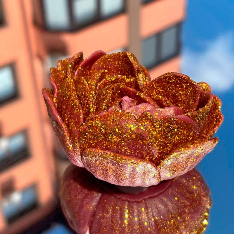 Свічка низькотемпературна у вигляді троянди з глітером GlowKink бордова, М вид 32