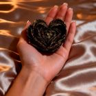 Свеча низкотемпературная в виде розы с глиттером GlowKink черная, М вид 3