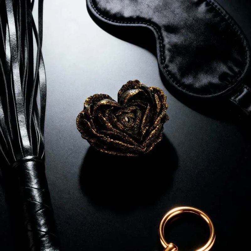 Свічка низькотемпературна у вигляді троянди з глітером GlowKink чорна, М вид 8