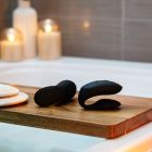 Вибратор для пар We-Vibe Chorus Pro Satin Blackс пультом и приложением, черный вид 23