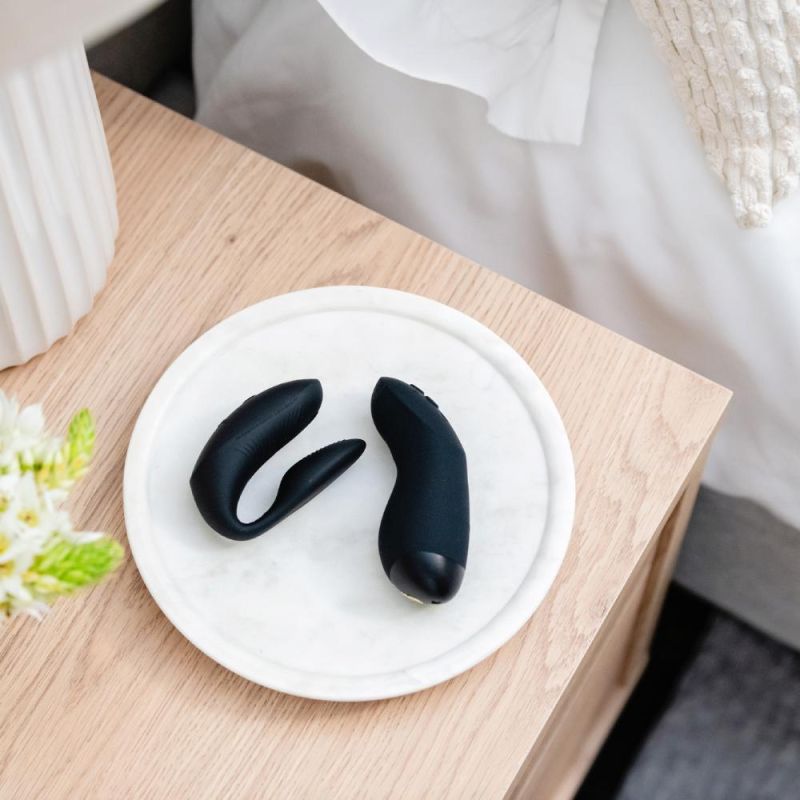 Вибратор для пар We-Vibe Chorus Pro Satin Blackс пультом и приложением, черный вид 25