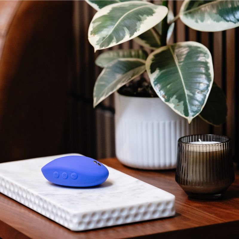 Кліторальний вібратор We-Vibe Temp Lavender Blue з функцією нагрівання та охолодження, синій вид 43