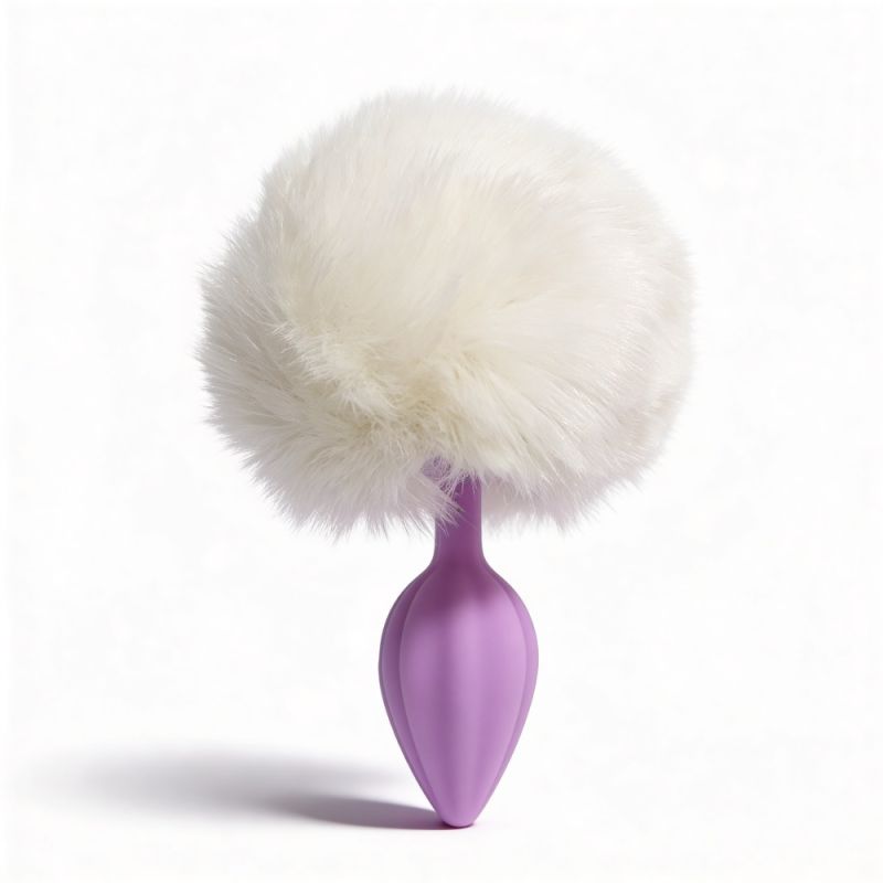 Анальная пробка рельефная ALUME, S, лиловая с белым пушком и сменным лиловым камнем, 7 х 2,8 см вид 4