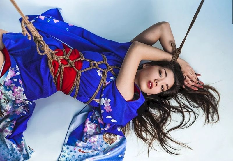 Мотузка для бондажу Dream Toys Blaze Deluxe нейлонова, червона, 5 м вид 7