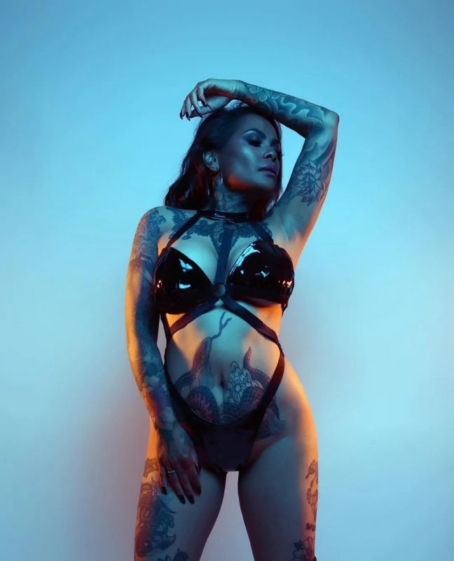 Боди с глянцевыми шлейками Leg Avenue черное, O/S вид 10