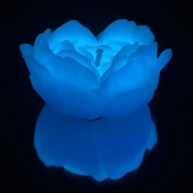 Низькотемпературна БДСМ-свічка у формі троянди GlowKink, люмінесцентна, L, 62 г, блакитна вид 6
