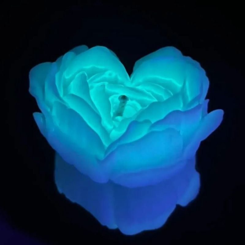 Низькотемпературна БДСМ-свічка у формі троянди GlowKink, люмінесцентна, L, 62 г, блакитна вид 7