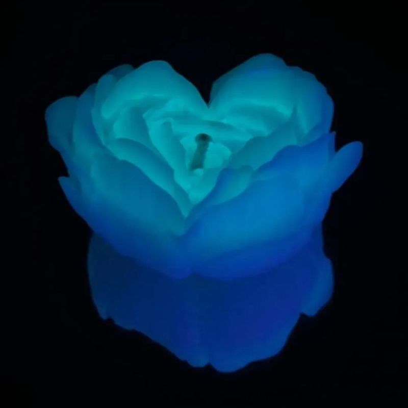 Низькотемпературна БДСМ-свічка у формі троянди GlowKink, люмінесцентна, L, 62 г, блакитна вид 8