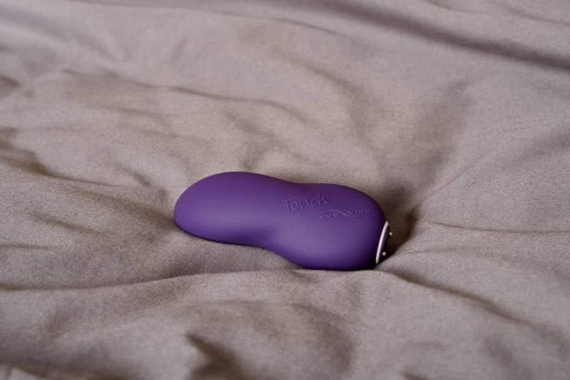 Клиторальный вибратор Touch by We-Vibe фиолетовый вид 8
