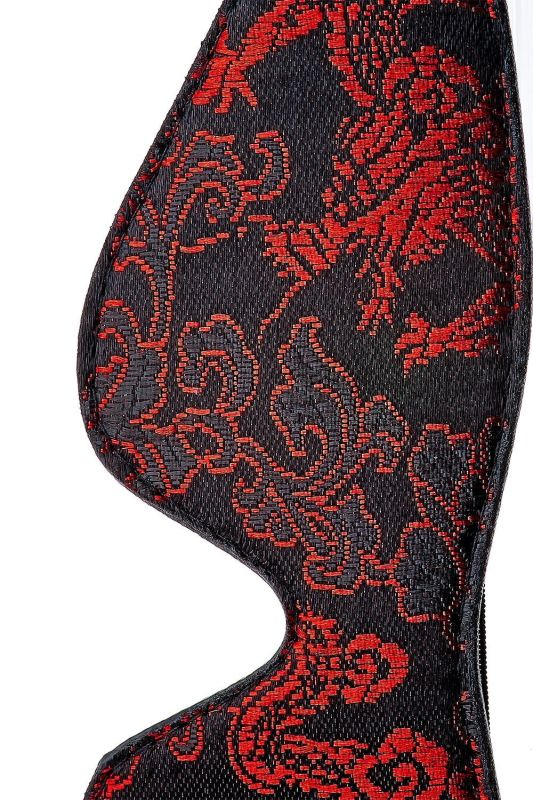 Маска на глаза черная Dream Тoys Blaze Deluxe Blindfold с красным узором в виде вышивки вид 5