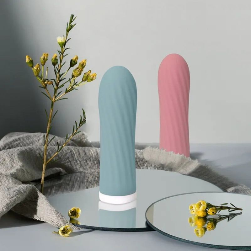 Мини-вибратор для клитора рельефный Sweet Em Velvet Lure, 10 режимов вибрации, голубой вид 10
