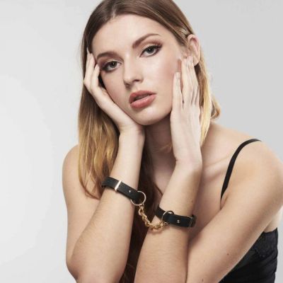 Наручники из экокожи Bijoux Indiscrets Maze – Thin Handcuffs Black