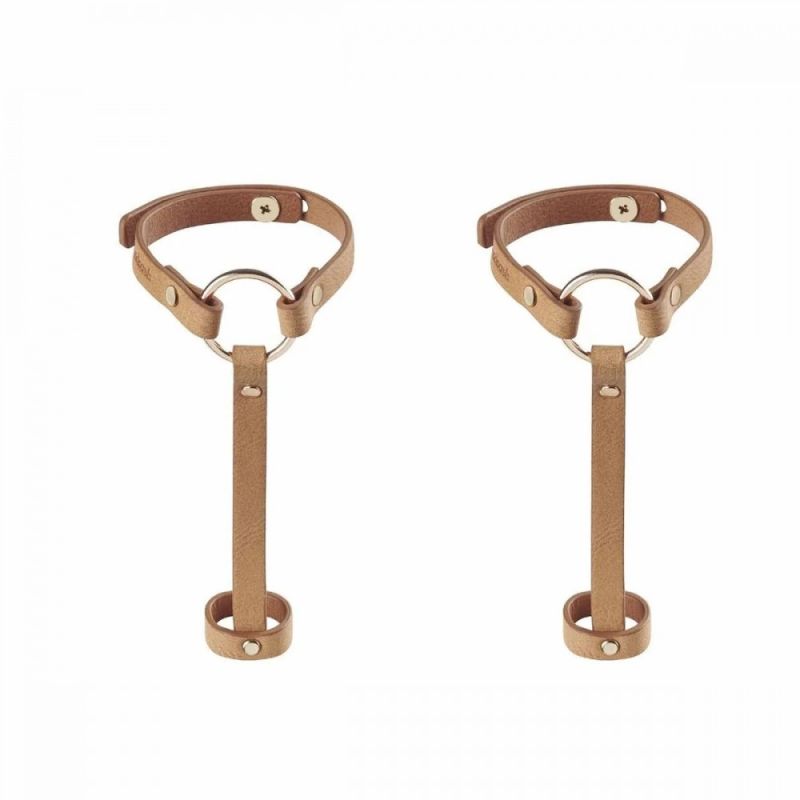 Пара браслетов на запястье и палец Bijoux Indiscrets MAZE Hand Bracelet Harness Brown, эко-кожа вид 7