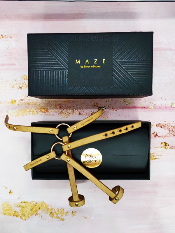 Пара браслетов на запястье и палец Bijoux Indiscrets MAZE Hand Bracelet Harness Brown, эко-кожа вид 5