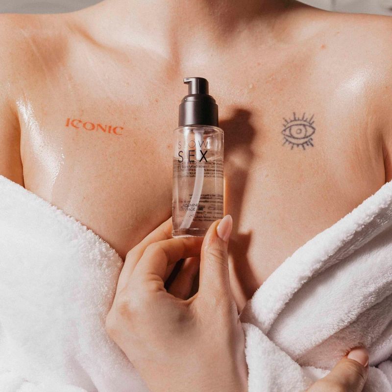 Розігріваюча їстівна масажна олія Bijoux Indiscrets WARMING MASSAGE OIL Slow Sex вид 2