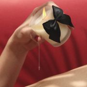 Свеча для поцелуев и массажа Bijoux Indiscrets, с соленой карамелью