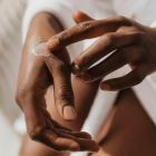 ТЕСТЕР/Мирцяюча суха олія-шиммер Slow Sex by Bijoux Indiscrets (при покупці 10 од., тестер за 1 грн) вид 4