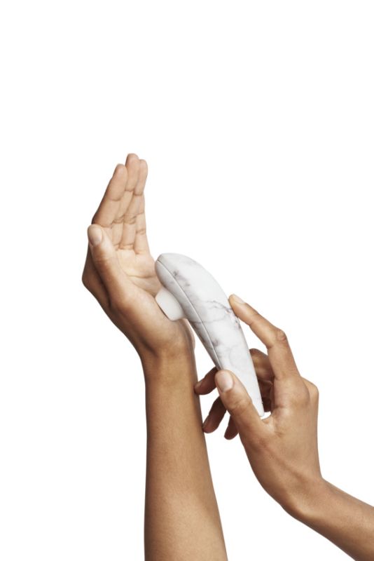 Вакуумный стимулятор клитора Womanizer Marilyn Monroe White Marble вид 20