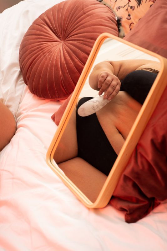 Вакуумный стимулятор клитора Womanizer Marilyn Monroe White Marble вид 23