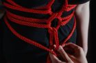 Мотузка для бондажу або шибарі Chisa Behave Luxury Fetish, червоний, 10 м вид 3