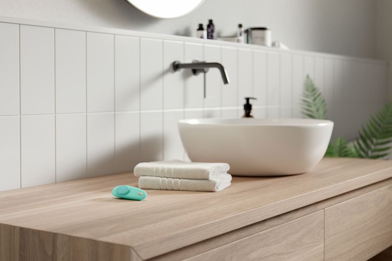 Вибратор Smart в трусики We-Vibe Moxie (бирюзовый) вид 8