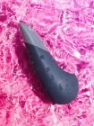Вібратор для стимуляції клітора безшумний Womanizer Vibe, темно-синій вид 6