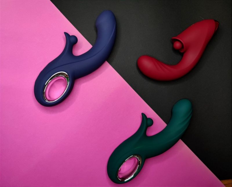 Вибратор-кролик Chisa Kissen Raider с фрикциями, зелёный, 20.3 см х 3.7 см вид 8