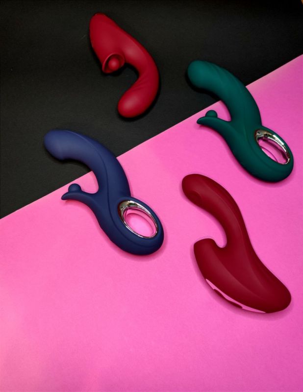 Вибратор-кролик Chisa Kissen Raider с фрикциями, зелёный, 20.3 см х 3.7 см вид 9