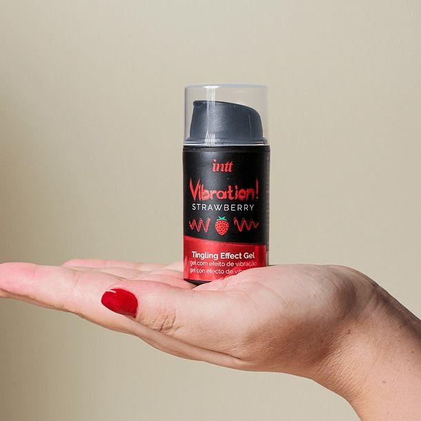 Жидкий вибратор Intt Vibration Strawberry со вкусом клубники, 15 мл вид 3